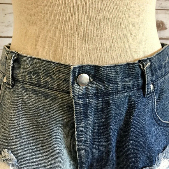 NWT FINDERS KEEPER Women High Waist Distressed Blue Denim Short Shorts Sz Small - Picture 2 of 12